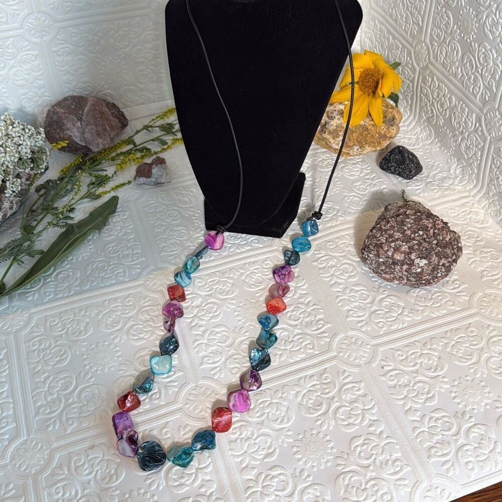 Mother Of Pearl‎ Colored Bead Necklace 21”